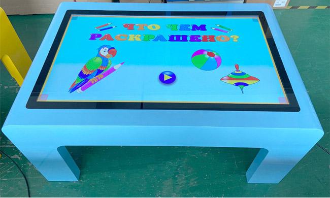 Διαλογικός πίνακας Multitouch παιχνιδιών παιδιών με το γραφείο οθονών επαφής εκπαίδευσης LCD παιδιών οθόνης αφής