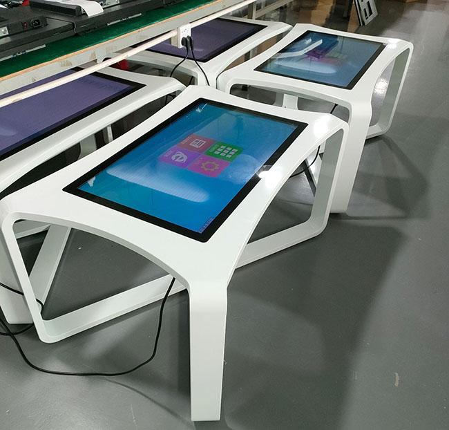 επιτραπέζιος LCD πίνακας οθόνης αφής 55 ' ψηφιακός με το προσαρμοσμένο σχέδιο φραγμών χρώματος LCD