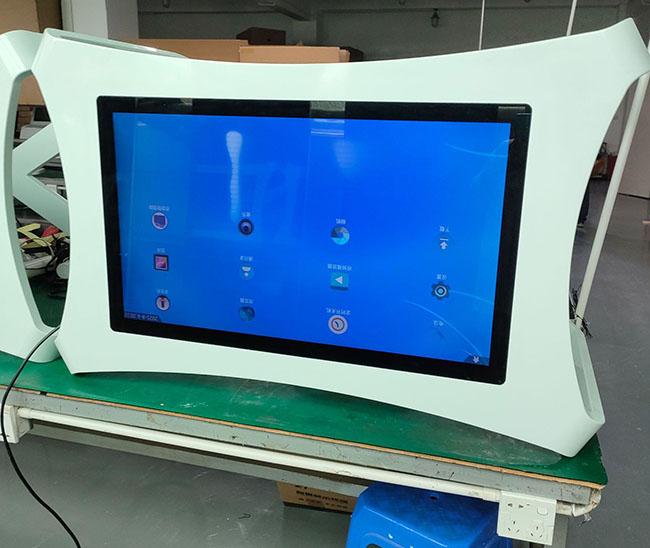 επιτραπέζιος LCD πίνακας οθόνης αφής 55 ' ψηφιακός με το προσαρμοσμένο σχέδιο φραγμών χρώματος LCD