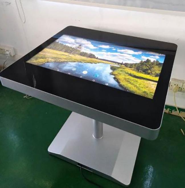 Η αδιάβροχη διαλογική οθόνη LCD αγγίζει τον έξυπνο πίνακα παιχνιδιών τραπεζάκι σαλονιού με την αφή για τη λεωφόρο ή το εστιατόριο