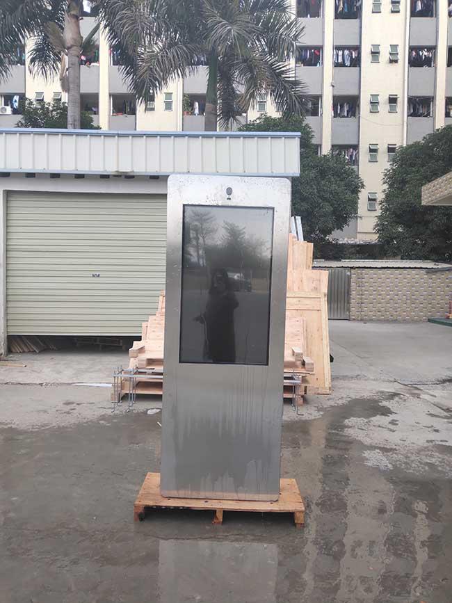43 φορητή LCD ίντσας αδιάβροχη υπαίθρια χωρητική με μπαταρίες ψηφιακή επίδειξη αφισών υπαίθρια