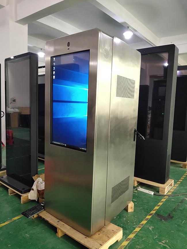 43 φορητή LCD ίντσας αδιάβροχη υπαίθρια χωρητική με μπαταρίες ψηφιακή επίδειξη αφισών υπαίθρια
